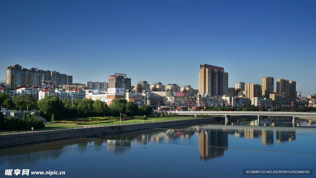 历史与现代交辉的阳泉之光